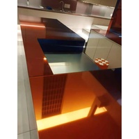 Geometrisches Patchwork Farbige Glasplatten Maßgeschneiderte Muster Buntglas-Kunstpaneele für Moderne Villa Innenraumverkleidung