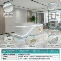 Comptoir de réception moderne sur mesure avec lignes ondulées et éclairage LED, comptoir de caisse pour salon de beauté, spa, clinique