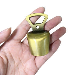 Mayorista Alta Calidad Refrigerador Suizo Decoración Metal Navidad <span class=keywords><strong>Pequeña</strong></span> Campana <span class=keywords><strong>Mano</strong></span> Anillo Campana Abrebotellas Imán <span class=keywords><strong>Nevera</strong></span> - Product Image 1