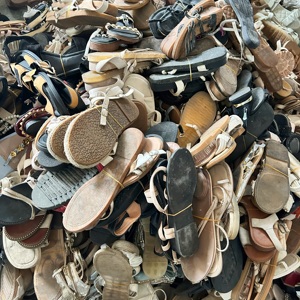 S14 Chaussures d'occasion Ballots Sandales d'occasion Pantoufles Vente en gros Chaussures d'été Chaussure pour dames - Product Image 2