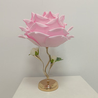 LED Rose Flower Minimalistische middentafellamp Gouden steel Romantisch nachtlampje voor slaapkamer Nachtkastje Valentijnscadeau Home Decor