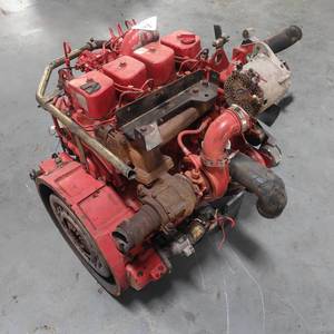 Bon état. Moteur d'origine complet d'occasion pour camion Cummins 3.9L 4BT. - Product Image 5