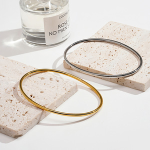 Pulsera <span class=keywords><strong>de</strong></span> Tobillo Minimalista <span class=keywords><strong>de</strong></span> Acero Inoxidable con Baño <span class=keywords><strong>de</strong></span> Oro <span class=keywords><strong>de</strong></span> 14K para Mujer, Accesorio Versátil <span class=keywords><strong>de</strong></span> Alta Gama para el <span class=keywords><strong>Pie</strong></span> - Product Image 3