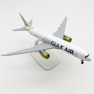 Modèle d'avion en métal moulé sous pression Gulf Air Boeing 787-9 à l'échelle 1/350 <span class=keywords><strong>de</strong></span> 20 cm avec roues - Product Image 2