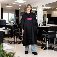 Capes de Coiffure Haut de Gamme Personnalisées avec Logo sur Mesure pour Salons de Coiffure et Barbiers – Vente en Gros, Imperméables, pour Femmes et Hommes