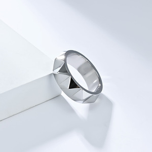 Bague <span class=keywords><strong>de</strong></span> mode unisexe en acier inoxydable plaqué or, anti-ternissement, avec motif 'Broken Window', pour hommes et femmes, idéale comme cadeau - Product Image 4