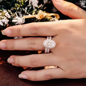 Pave Tombol Pengaturan Prong 4.5 CT Oval Moissanite Rings Wanita Engagement Rose Gold Pernikahan Rings Set
