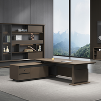 bureau de direction de luxe moderne en forme de L pour PDG, patron, manager