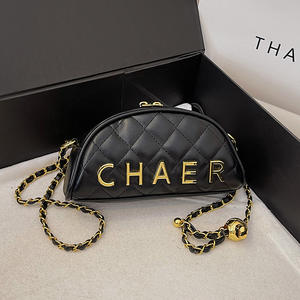 Bolso bandolera de lujo con correa de cadena para mujer, cartera acolchada con diamantes, bolso de maquillaje a la moda, bolso de lujo para mujer de un solo hombro - Product Image 1