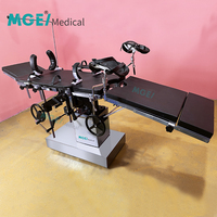 Table d'opération manuelle hydraulique en acier inoxydable pour la chirurgie générale hospitalière et l'utilisation multi-services