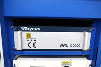 Machine de nettoyage laser à tête mobile Sup22C de 1,2 kW, 1,5 kW, 2 kW, 3 kW pour l'élimination de la saleté, de la peinture, de la poussière, des graffitis sur le métal et la pierre