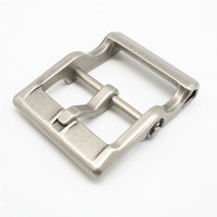 La boucle de finition en laiton ou en argent antique de 40mm de nouveau design peut être une boucle de ceinture en cuir faite à la main décontractée pour hommes de remplacement amovible