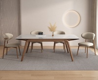 Chaises de salle à manger en métal minimalistes italiennes en gros, revêtement en cuir noir, coussin moelleux pour la maison, les restaurants et les cafés