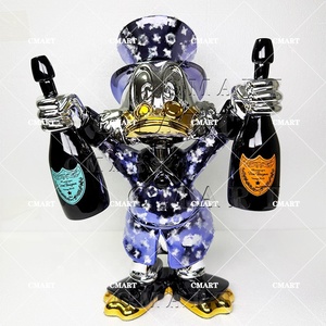 Ornamento Donald Duck in Champagne con Logo, Statua di Scrooge McDuck con Sacco di Denaro, Scultura Pop Art Cromata in Oro - Product Image 6