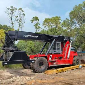 Apilador de contenedores Kalmar 450 usado, de 45 toneladas, con sistema hidráulico original estable, perfecto para apilar contenedores en el muelle portuario. - Product Image 1