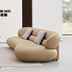 Ý đặc biệt mới thiết kế <span class=keywords><strong>2025</strong></span> nâu chính hãng da cánh tay <span class=keywords><strong>sofa</strong></span> đồ nội thất phòng khách nhỏ chesterfield 4 ghế <span class=keywords><strong>sofa</strong></span> da Bộ - Product Image 2