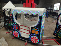 Tour de train de voie de Noël de style de station de vacances a décoré l'équipement d'amusement d'enfants