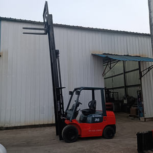 Montacargas Diésel Usado de 3 Toneladas, 3 Mástiles, 3m, Modelo 2023, Tracción en las Cuatro Ruedas, 1 Año de Garantía - Product Image 5