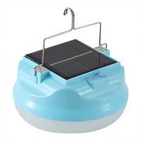 Lanterne solaire LED de camping avec crochet de suspension, panneau intégré, diffuseur côtelé givré, portable pour usage extérieur et jardin, indice de protection IP65, urgence