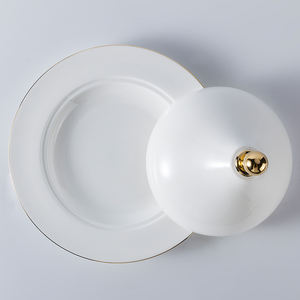 Plato de servir de cerámica de lujo estilo francés YAYU con borde dorado y tapa alta para banquetes, plato de porcelana fina con diseño de abulón. - Product Image 3
