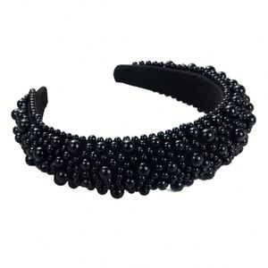 Serre-tête vintage en perles à bord large, antidérapant, accessoire de luxe pour cheveux, pour femme, cadeau de mariage, fête, ou idée cadeau de Noël - Product Image 1
