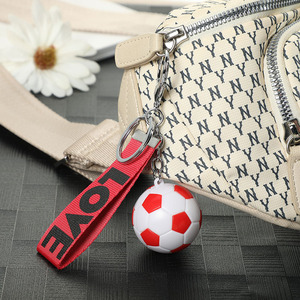 Porte-clés de football en métal inspiré de l'anime, couleur macaron, minimaliste, tendance, sportif, avec cordon suspendu, logo personnalisé, Lilangda, 2025 - Product Image 3