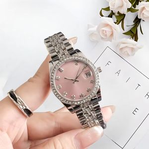 Reloj de Cuarzo Plateado Elegante para Mujer, Bisel con Incrustaciones de Diamantes de Imitación, Marcadores de Hora con Diamantes, Correa de Acero Inoxidable, Diseño Antiguo de Dibujos Animados, 38 mm - Product Image 6