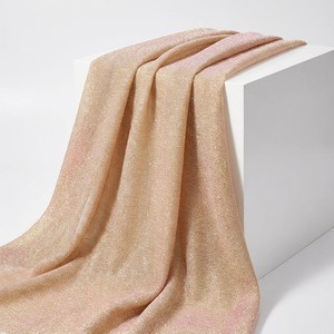 Tissu tricoté élastique en polyester brocart à paillettes dorées irisées brillantes, résistant à l'abrasion, motif géométrique abstrait - Product Image 6