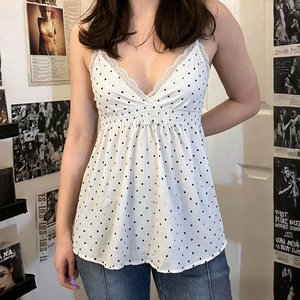 เสื้อครอปสายเดี่ยวลายจุดแต่งลูกไม้สไตล์ Y2K สำหรับผู้หญิง เซ็กซี่ น่ารัก ทรงเอ ไร้แขน เหมาะสำหรับใส่ในฤดูร้อน สตรีทแวร์ ขายส่ง - Product Image 1