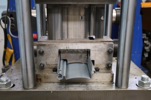 Machine de formage à froid de porte à volet roulant en aluminium Machine de formage de rouleau de porte à volet roulant à grande vitesse - Product Image 2