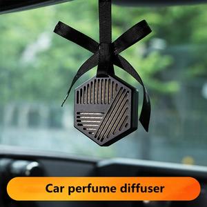 <span class=keywords><strong>Mini</strong></span> <span class=keywords><strong>d</strong></span>ésodorisant en bois suspendu portable de luxe vente chaude parfum de voiture frais solide pour le placement de pare-brise - Product Image 3