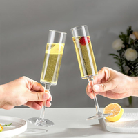 Flûtes à champagne en plastique 5,5 oz, verres à champagne jetables transparents, gobelets à pied incassables pour mariage, fête, anniversaire