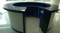 Bureau moderne à moitié rond réception en pierre artificielle comptoir de caisse incurvé pour hôtels salon de beauté clinique spa réception