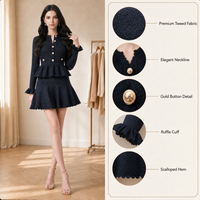 Ensemble deux pièces élégant en tricot à volants pour femme : haut à col rond et manches évasées + mini-jupe évasée avec boutons dorés