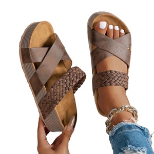 Nouvelles sandales compensées pour femmes, design sans bride, décontractées et tendance, pour l'été et le printemps, diverses options de couleurs, bout ouvert - Product Image 1