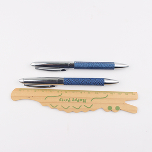 Bolígrafo de Acero Inoxidable con Acabado en Cuero Azul - Product Image 5