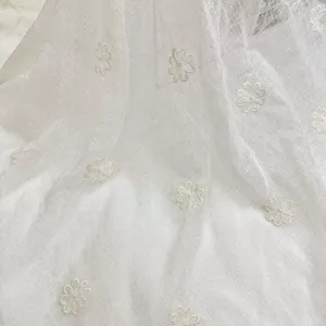 Tessuto in Tulle Ricamato Stile Vintage con Fiori, Broderie Fleurs, Margherite e Giglio Ragno per Abbigliamento - Vendita all'Ingrosso - Product Image 4