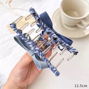 Pince à cheveux en plastique à nœud en jean bleu à carreaux coréen, mignonne et élégante, pour usage quotidien des filles, avec fixation en tissu - Product Image 3