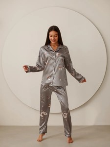 RUS gran oferta diseñador logotipo personalizado mujeres lujo seda satén pijamas estampado Pjs dos piezas Pj Pijamas <span class=keywords><strong>pijama</strong></span> para mujer ropa de dormir - Product Image 3