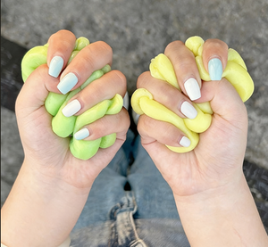 Bananes qui changent de couleur pour aider à soulager l'anxiété, utilisant une technologie de changement de couleur activée par la chaleur qui passe <span class=keywords><strong>du</strong></span> vert au jaune. - Product Image 4