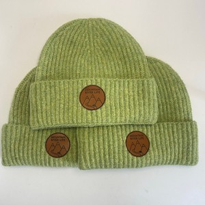 Bonnet d'hiver en tricot côtelé doux avec revers, couleur unie, logo brodé personnalisé, style pêcheur, OEM - Product Image 4
