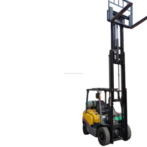 Montacargas Eléctrico Autopropulsado TCM con Capacidad de Carga de 3 Toneladas y Altura de Elevación de 4.5 Metros, Montacargas Apilador Diésel - Product Image 1
