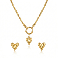 QIAOREN 11589 Ensemble de bijoux en acier inoxydable plaqué or 18 carats étanche avec collier chaîne corde et boucles d'oreilles pour usage quotidien