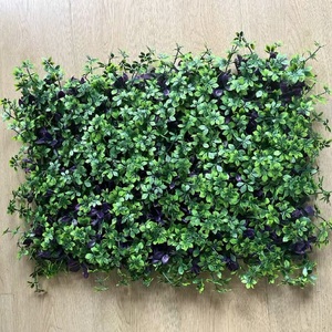 頑丈な構造のプラスチック製人工垂直植物壁、モダンなデザイン、40x60cm、屋内外兼用、多用途 - Product Image 1