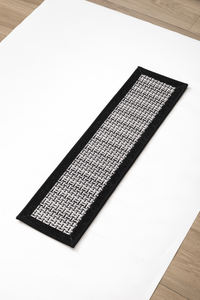 Set di 8 Tappetini Antiscivolo per Scale Interne 30x8 Pollici con Adesivo per Cani, Anziani e Bambini - Product Image 3