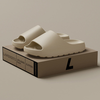 Vente en gros de tongs en mousse EVA de haute qualité, originales, écologiques, antidérapantes, pour l'été, avec logo personnalisé, unisexes