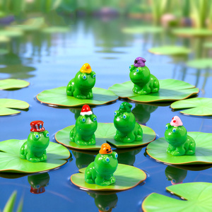 ตุ๊กตากบเรซิ่นขนาดเล็ก 7 แบบ พร้อมหมวกสำหรับตกแต่งสวนเทพนิยาย - Product Image 1