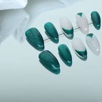 Ongles artificiels de haute qualité; Style de paillettes peintes à la main françaises vertes; Vente en gros d'usine réutilisable.