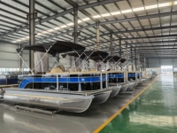Bateau à ponton en aluminium soudé de luxe de 19 pieds (5,8 m) avec couverture, nouveau design personnalisé pour les fêtes de famille