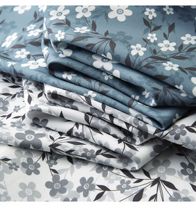 Camisa de manga larga con cuello en V personalizada para hombre, estampada, moderna, informal, a la moda, sin arrugas, con cuello alto, estampado de flores pequeñas - Product Image 4